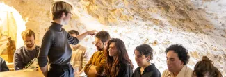 Étudiants jouant au Loup-garou
